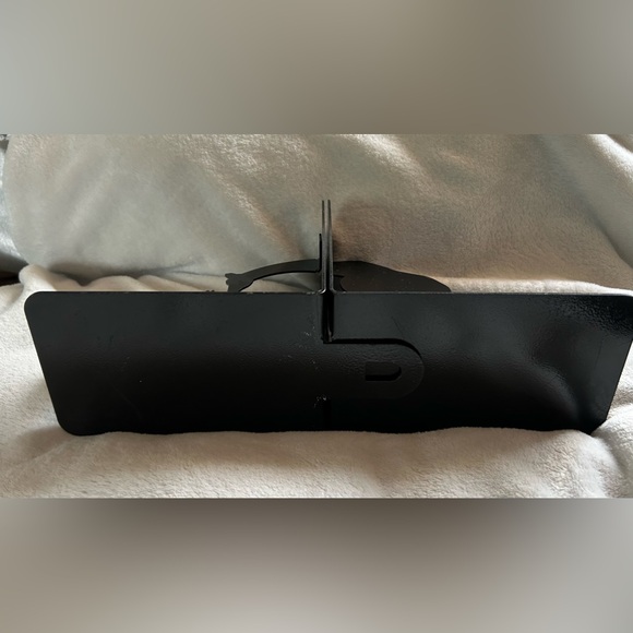 Loving Used Black Metal Giraffe Book Ends - Picture 5 of 9